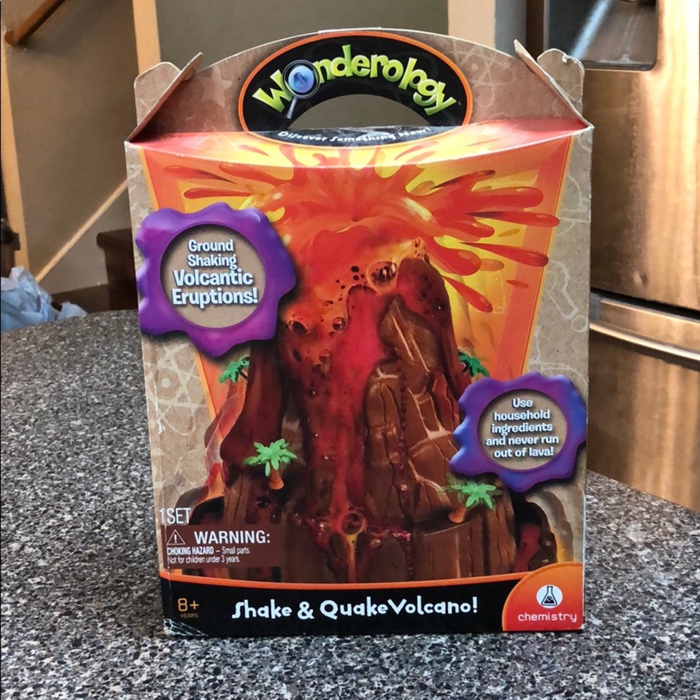 Wonderology Shake & Quake Volcano